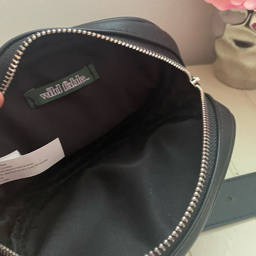 BLACK FANNY PACK - Picture 3 of 5